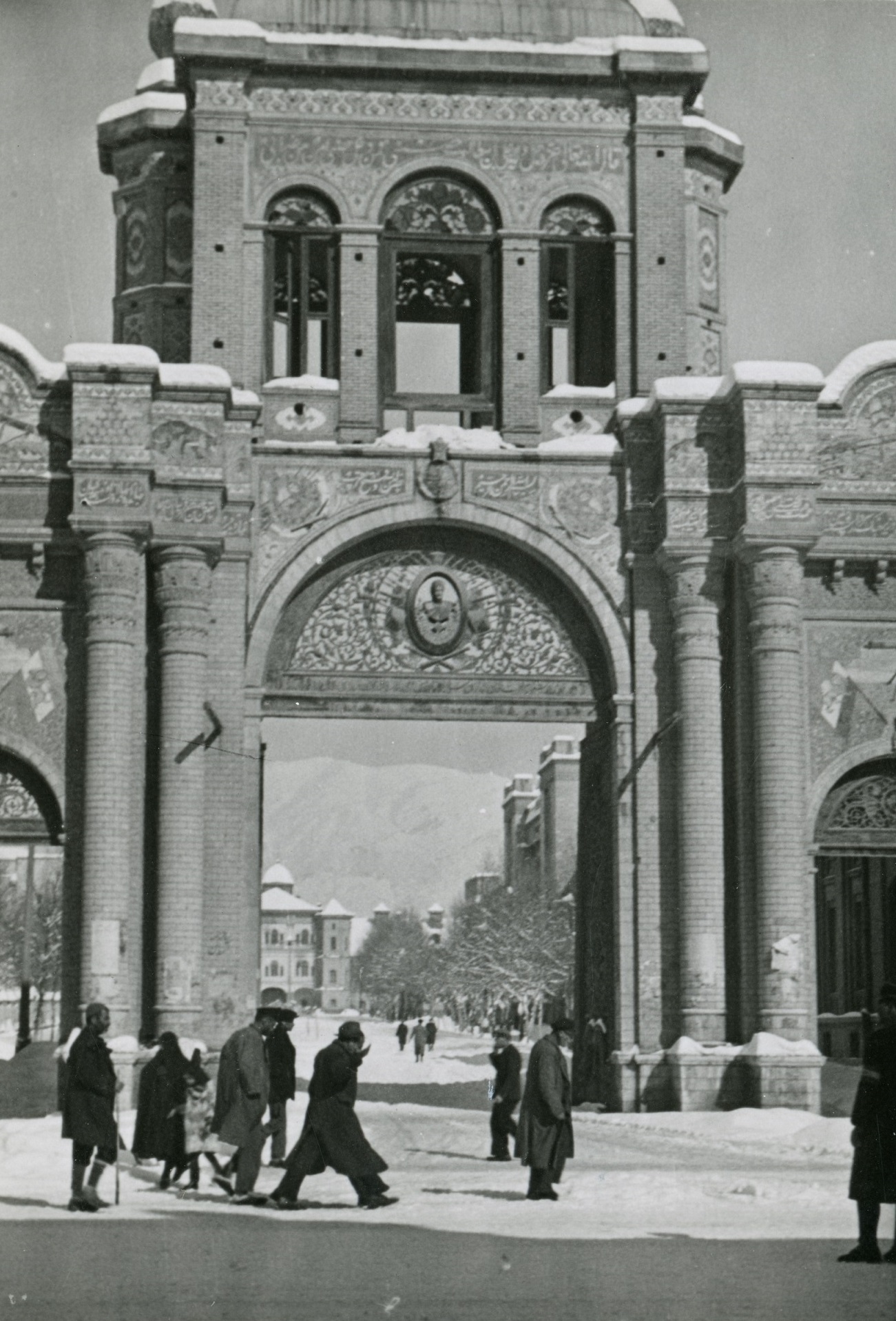 שער הכניסה לפארק הלאומי בטהרן