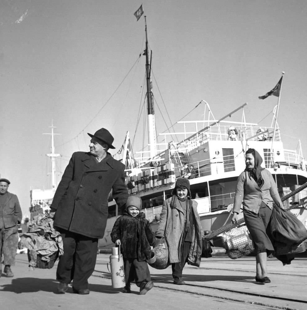 משפחת עולים מרומניה בבואה ארצה, חורף 1959