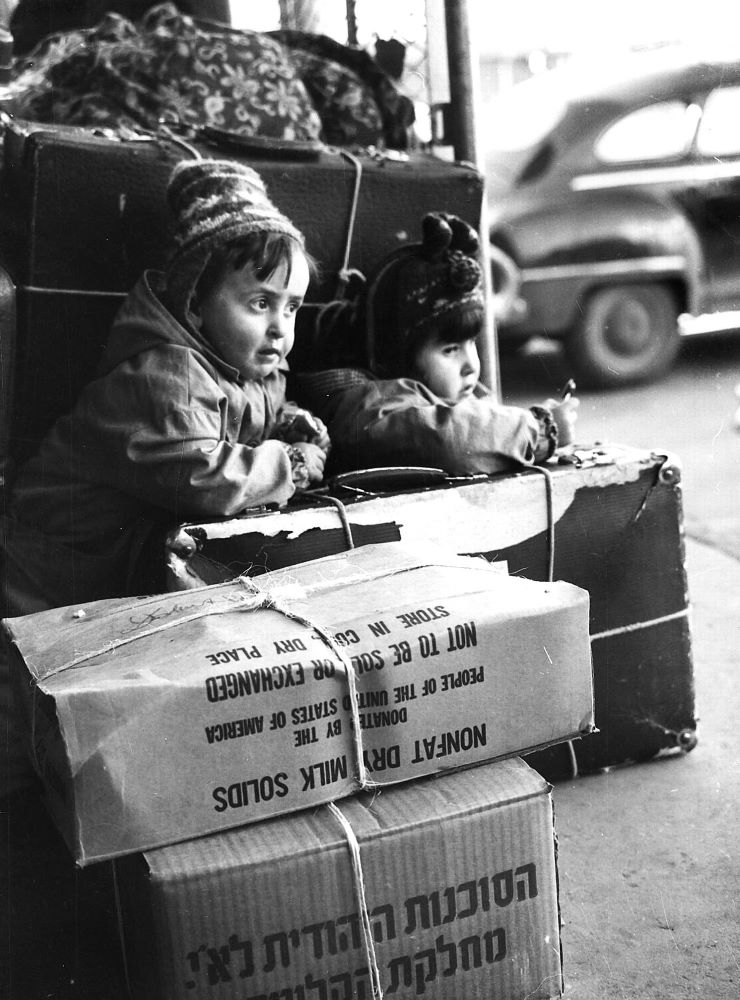 ילדים עולים מרומניה וחפציהם, חורף 1959