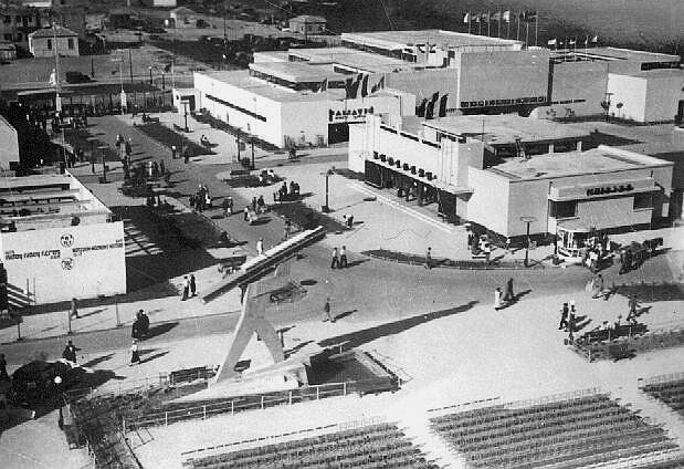 בנייני יריד המזרח השני במתחם הקבע על גדות הירקון, 1934