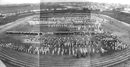 מראה האצטדיון בפתיחת המכביה השנייה בתל אביב, 1935 (PHAL\1624831)