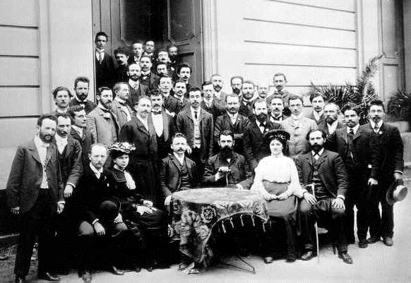 Herzl among a group of Zionist journalists, Sixth Zionist Congress.