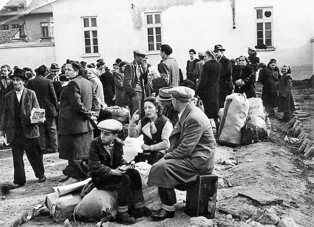 פליטים יהודים במחנות העקורים (PHG\1081226)