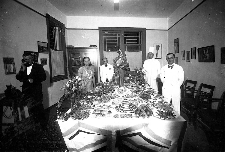 פגישת חברי הלגיון הבריטי במועדון "מנורה", 1935. צילום: צבי אורון (אורושקס) (PHO\1358603)