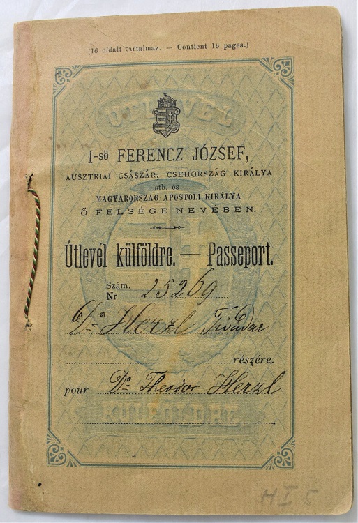 הדרכון של הרצל משנת 1884 אחרי טיפול המשמרת