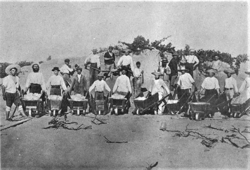 ראשית העבודות להקמת תל אביב, יישור גבעות החול, 1908 (PHA519-21)
