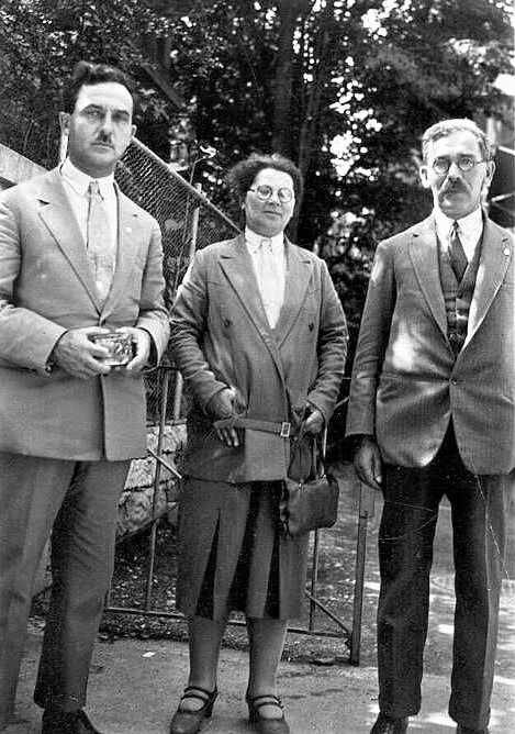  עדה מימון ולשמאלה לוי אשכול (שקולניק), מתומכי התוכנית להקמת משק הפועלות. (PHG\1091483)