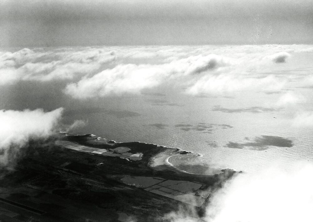 עננים מעל עתלית, 1938