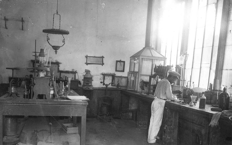 תחנת הניסיונות ביקב ראשון לציון, שנות ה-20, צילום: צבי אורון (אורושקס) (PHO\1351508)