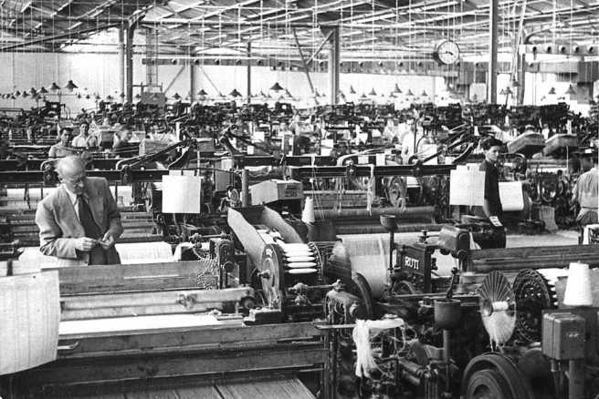 איוון ראנד, נציג קנדה, בסיור במפעל הטקסטיל את"א בחיפה (PHG\1085502)