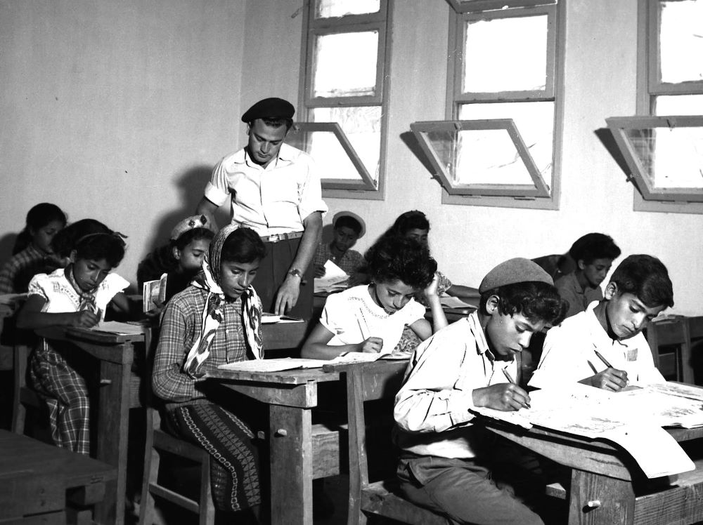 בית הספר היסודי במושב יכיני, יולי 1956